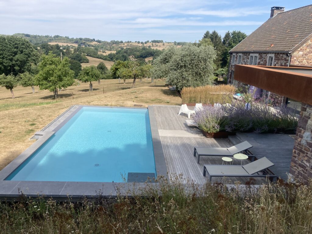 340603495_1202114600441812_2743256970780790214_n